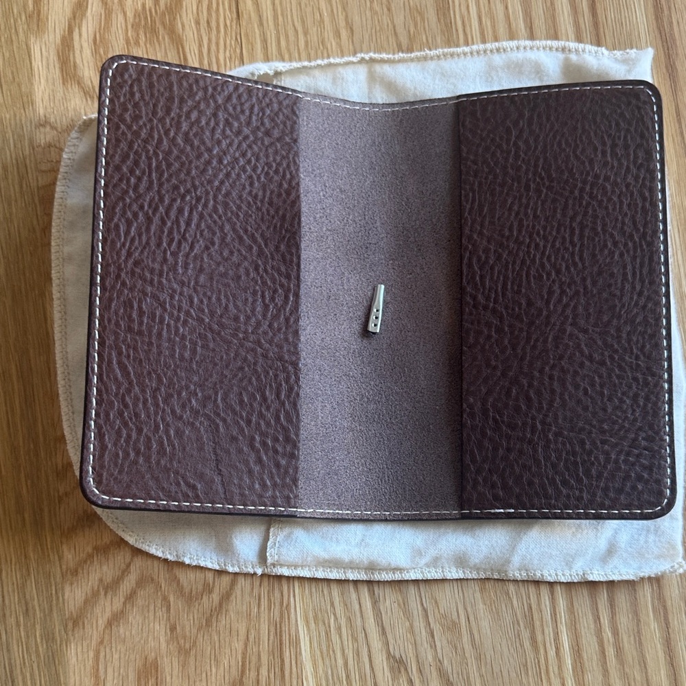 Chic Sparrow B6 Slim Creme Folio – Rich Brown Leather – USA Made - Picture 3 of 4